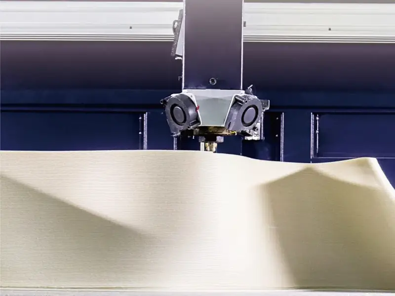 Pièce grand format extrudée en granulés FGF